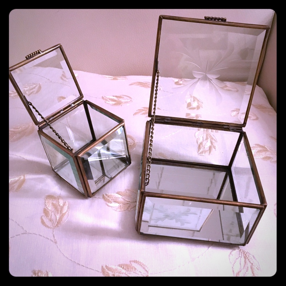 🌺Beautiful clear glass jewelry box🌺